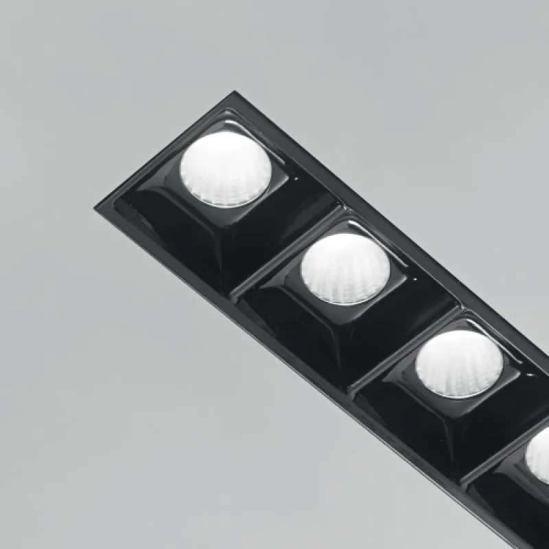 Lika TRIMLESS 206226 – Ideal Lux LED downlight for recessed mounting in black, 12.5W, 3000K, IP20