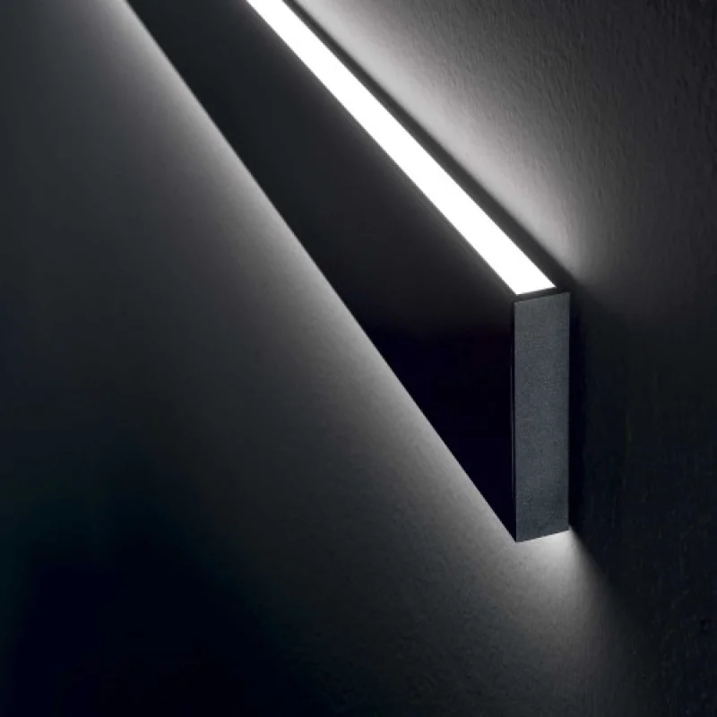 Linus AP BK 3000K 242019 – Ideal Lux LED wall light in black, 32W, 3000K, IP20