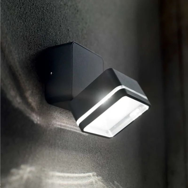 Omega AP SQUARE NERO 285535 – Ideal Lux LED facade wall light in black, IP54