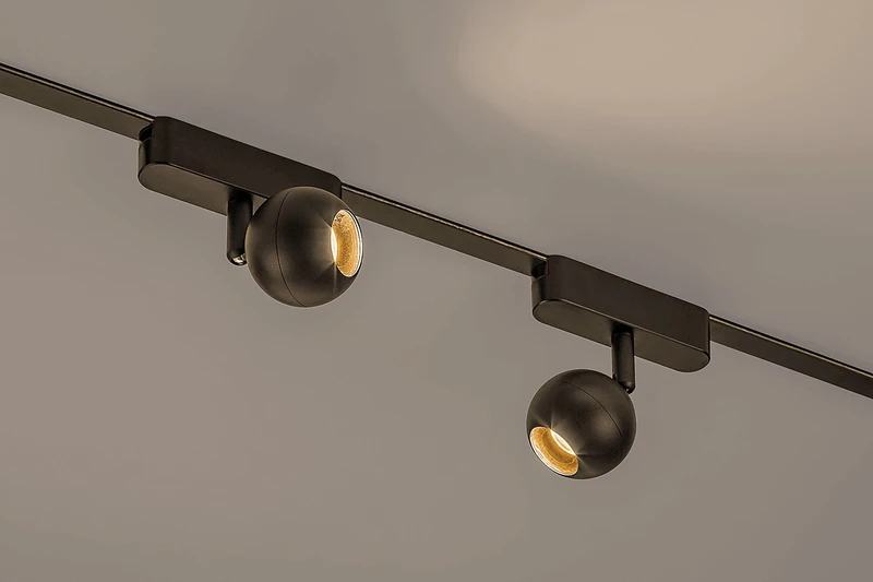 LiTrack Spot07W – LED spotlight for busbar in black/white, Ø60mm, 5W, 3000K