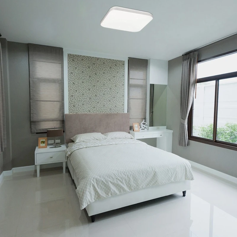 Oscar2 – LED ceiling light in white, minimalist design, 330×330mm, 18W, 4000K