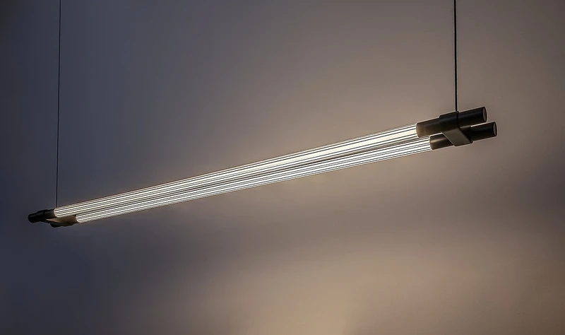 Nivaro – LED pendant in black with white acrylic, 1200mm, 28W, 3000K