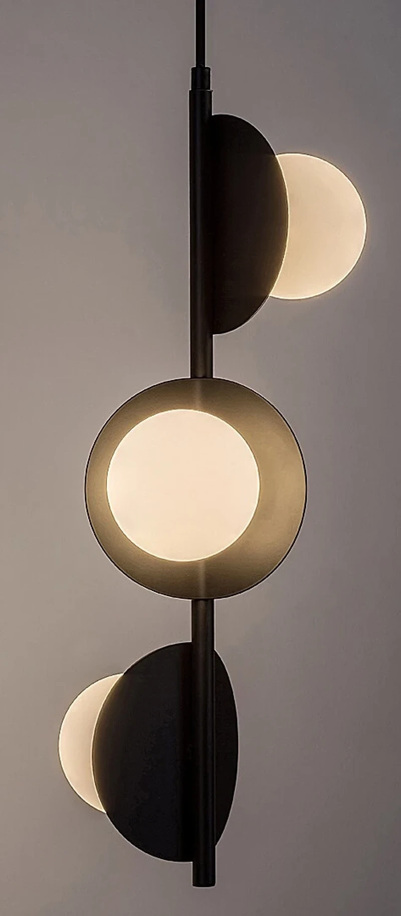 Jules – industrial pendant in black with white glass spheres, Ø105mm, 3×G9