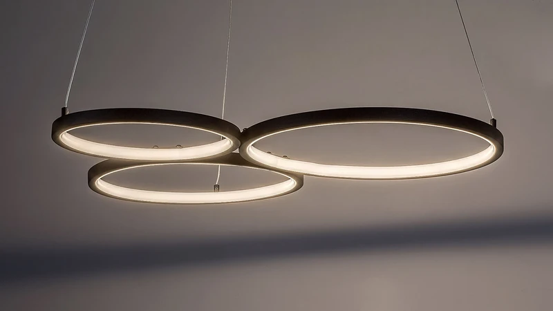 Formand – LED pendant in black with white ceiling lights, 610×480mm, 38W, 3000K