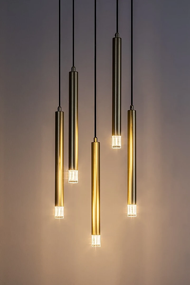 Ramira – модерен LED пендел в златно с прозрачен акрил, Ø360мм, 5×G9