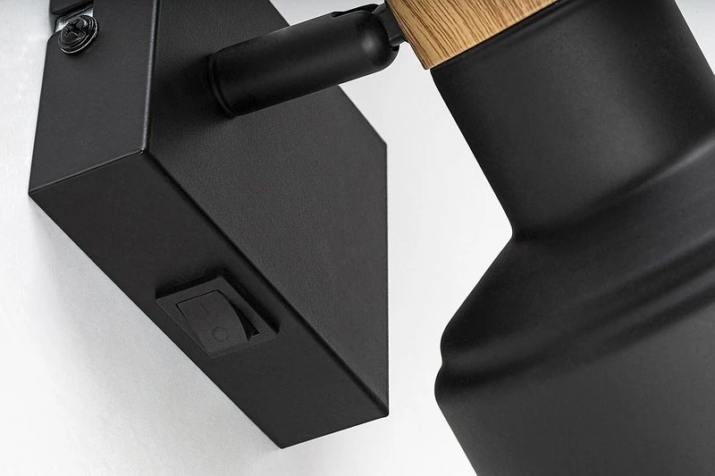 Saskia – Scandinavian spotlight in black with oak accent, Ø100mm, 1×E14