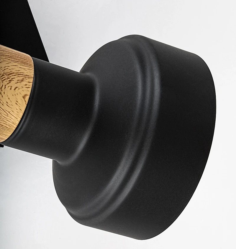 Saskia – Scandinavian spotlight in black with oak accent, Ø100mm, 1×E14