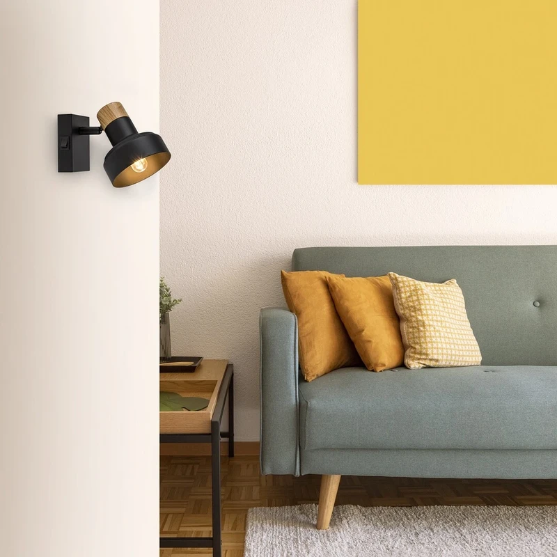 Saskia – Scandinavian spotlight in black with oak accent, Ø100mm, 1×E14