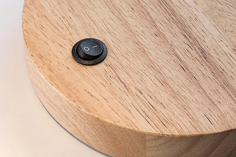 Ferb – table lamp in black matt with wood, Ø115mm, 1×E14, IP20