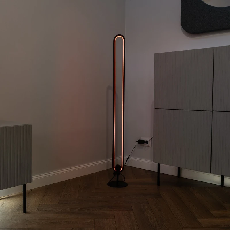 Barto – LED лампион в черен мат с бял абажур, 1250мм, 19W, RGB
