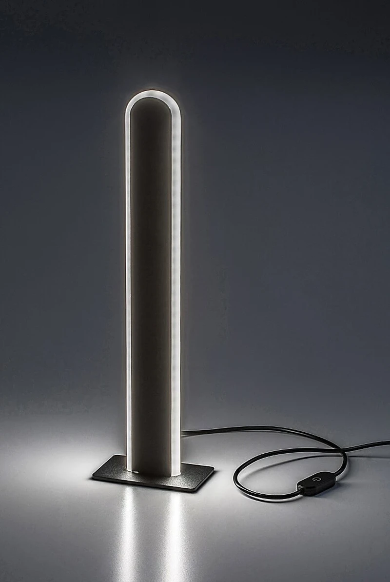 Sindri – LED настолна лампа в черно с бял абажур, 350мм, 15W, 3000-4000K