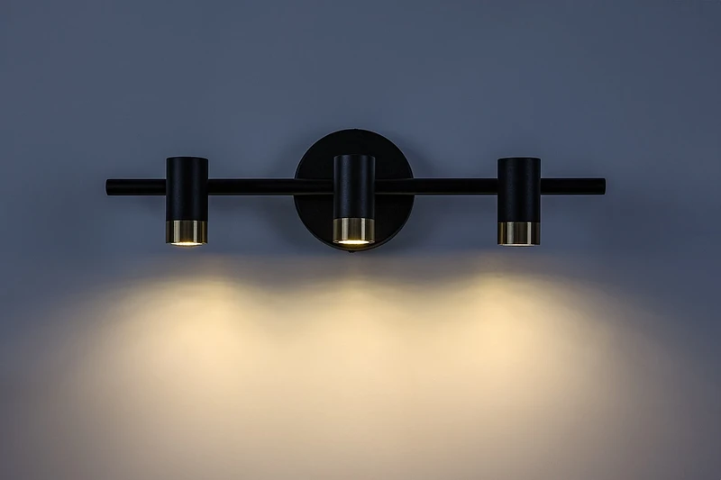 Kadir – LED аплик за баня в черно/злато, 470мм, 9W, 4000K, IP44