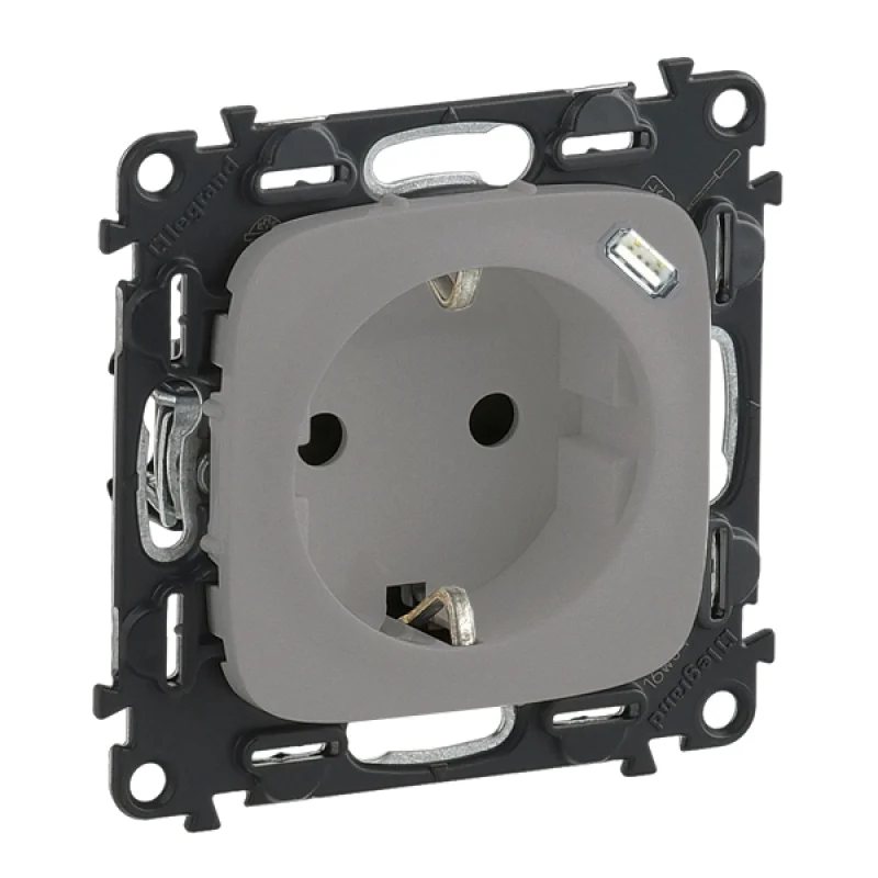 Legrand Schuko socket with children's protection with USB C Aluminium - Legrand Valena Allure 753007