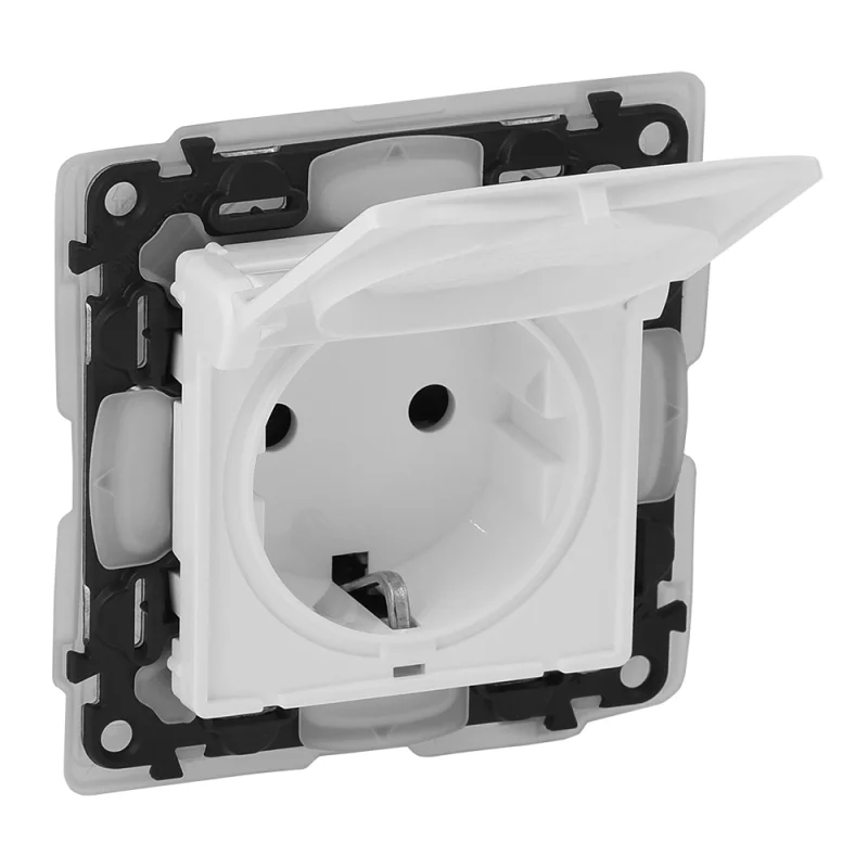 Legrand Контакт шуко 2P+E IP44 Бял - Legrand Valena Life 753119