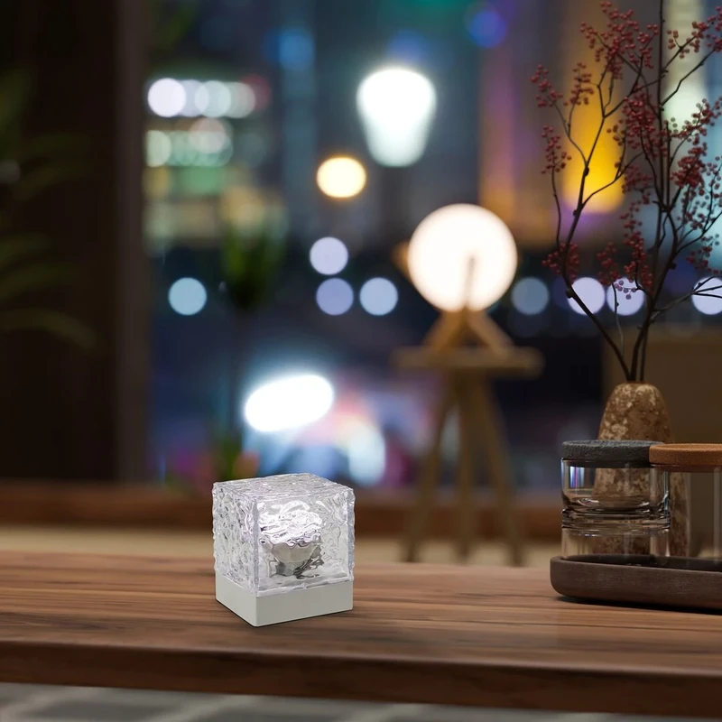 Cubiko – LED декоративна лампа в бяло с прозрачен абажур, 75×95мм, RGB, с дистанционно