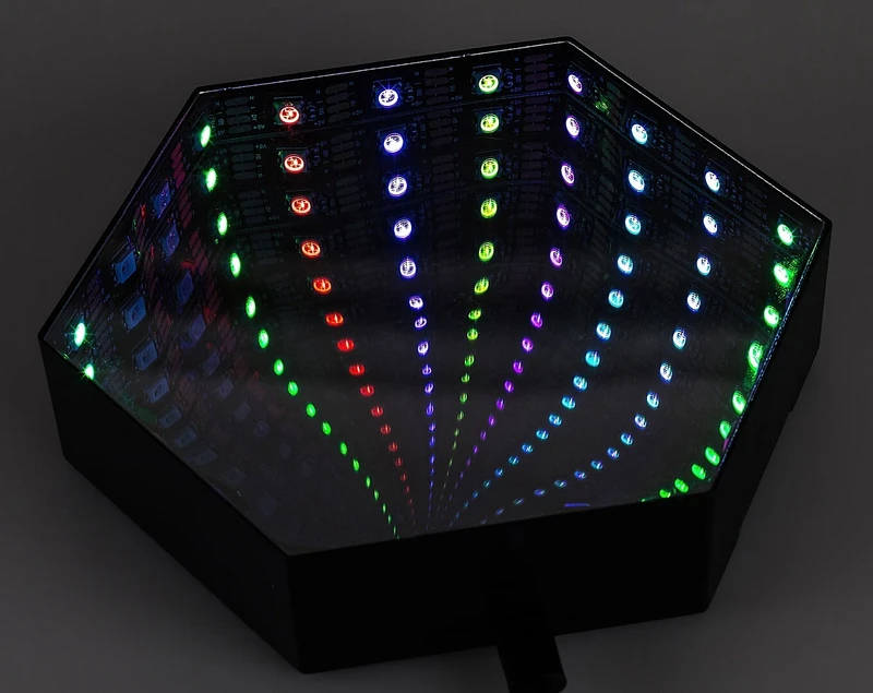 Jocker – RGB декоративна лампа в черно, 155×135мм, дистанционно, димираща
