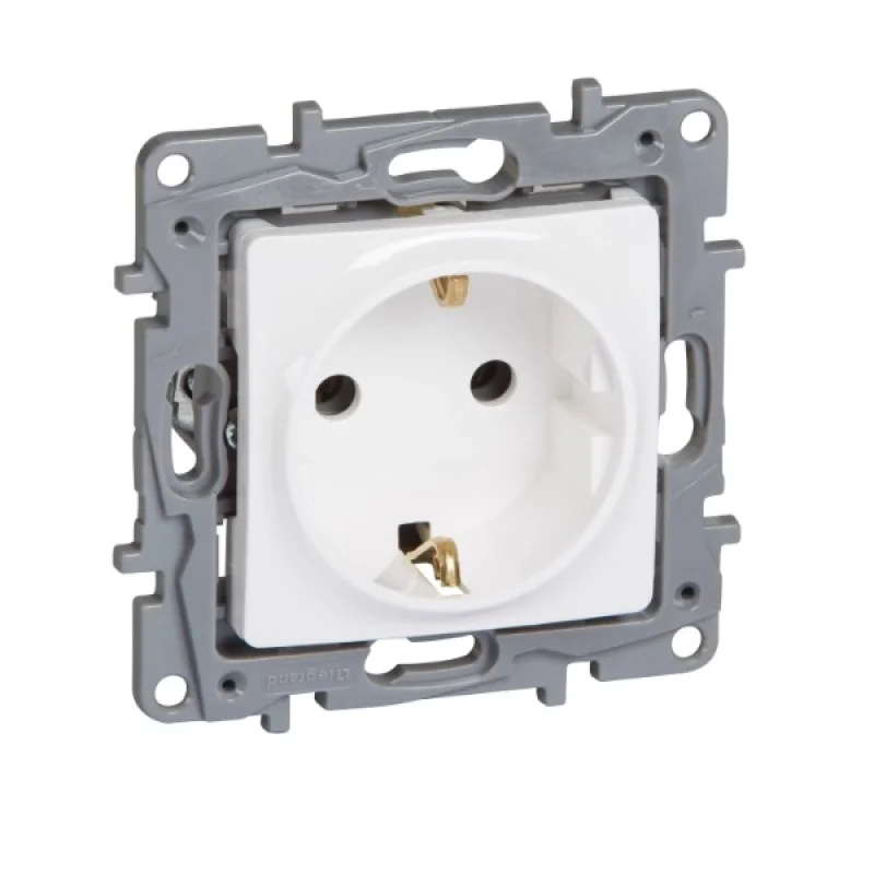 Schuko socket 2P+E 16A White - Legrand Niloe 764539