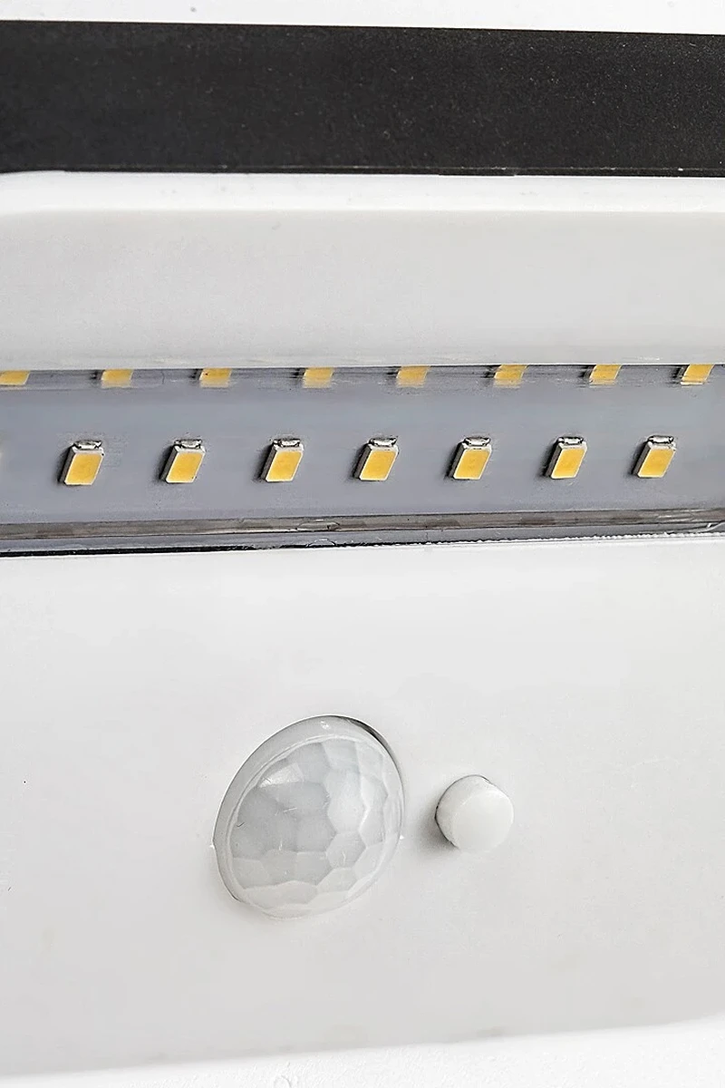 Brezno – solar LED lamp for wall in black/white, 160mm, 3.2W, 4000K, IP44