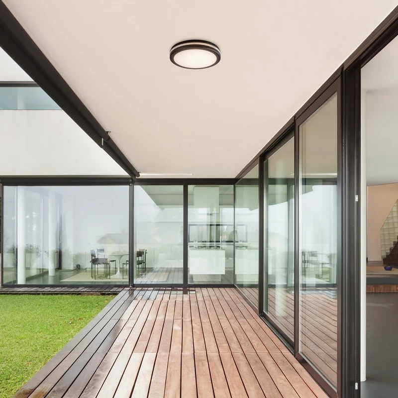 Indre – LED ceiling light for terrace in black/white, Ø300mm, 28W, 3000-6500K, IP54