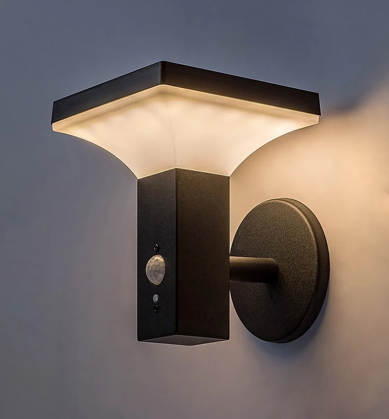 Geleen – соларна LED стенна лампа в черно с бял абажур, 145×180мм, 4W, 3000K