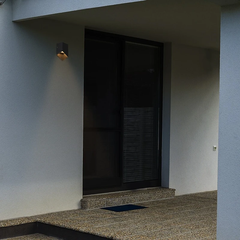 Tilburg – LED outdoor wall light in anthracite with clear glass, 85×150mm, 5W, 3000K