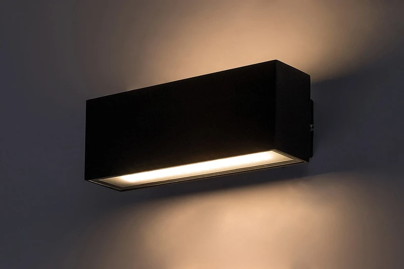 Mataro – LED фасадна лампа в черно с бяло стъкло, 180×65мм, 10W, 4000K, IP54