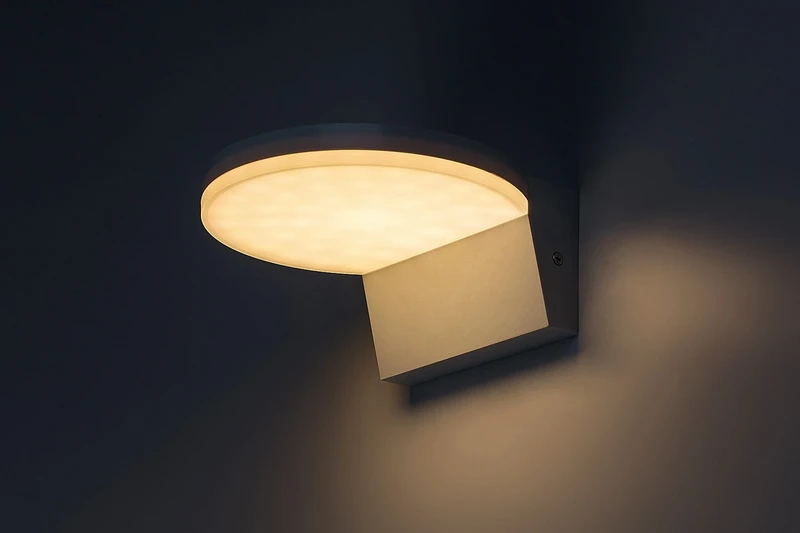 Batida – LED външна стенна лампа в бяло, 175×80мм, 9W, 2700-6500K, IP54