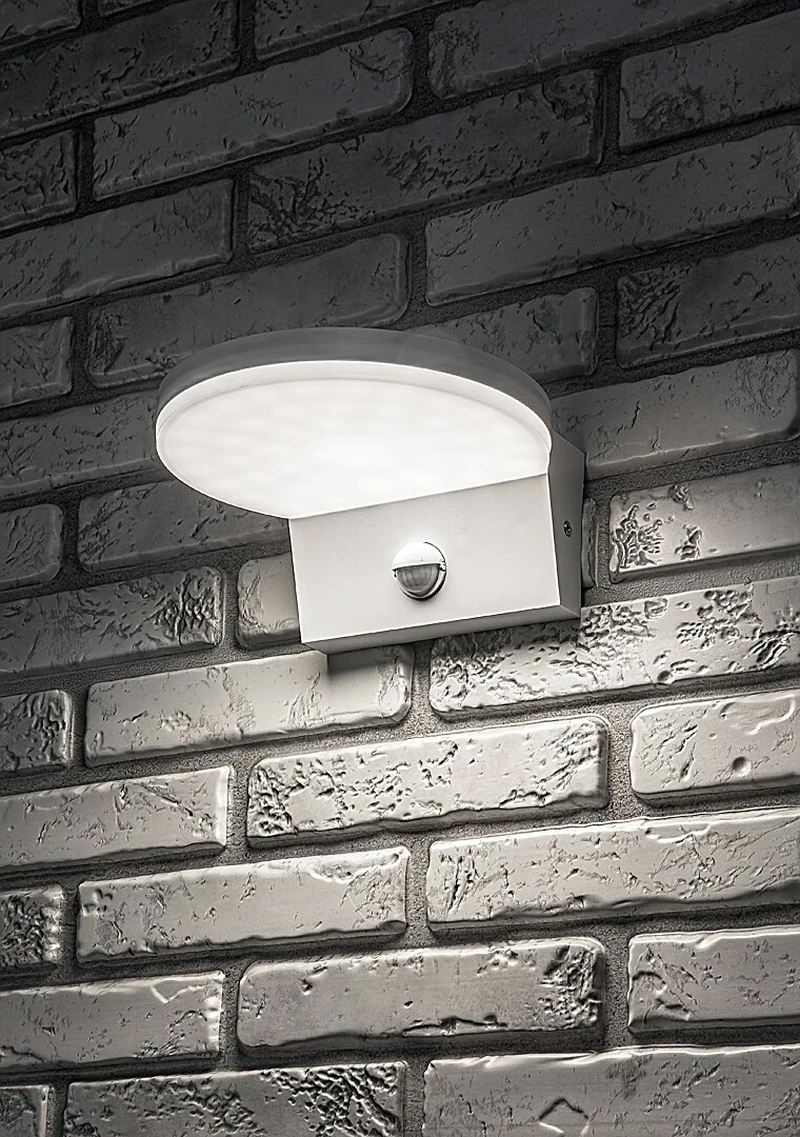 Batida – LED външна стенна лампа със сензор в бяло, Ø175мм, 9W, 2700-6500K, IP54