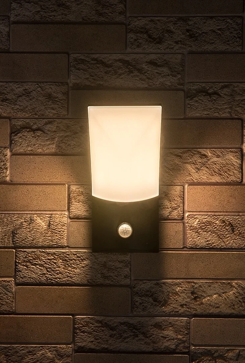 Tolna – LED стенна лампа за екстериор в черно с бял абажур, 120×250мм, 10W, 3000K, IP54