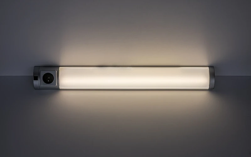 Soft 2E – LED осветление за кухня в сребристо/бяло, 680мм, 8W, 4000K