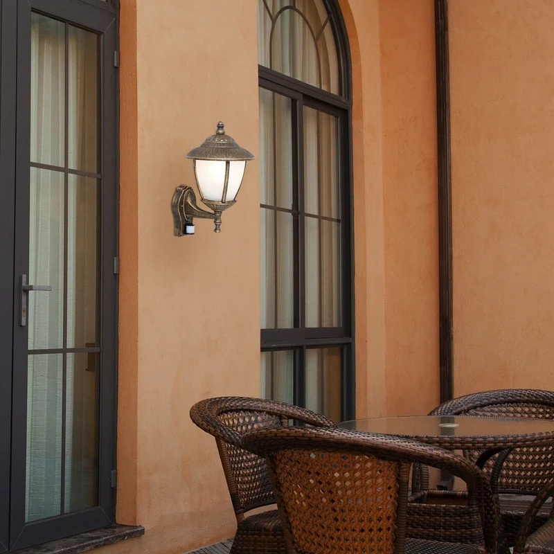 Madrid – classic outdoor wall light in antique gold, 370mm, 1×E27, IP43