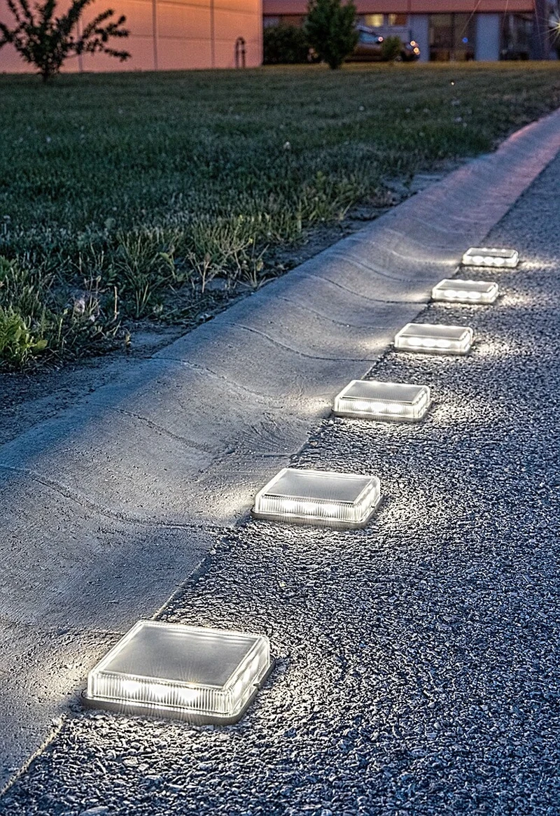 Bilbao – соларна LED лампа за стена в черно, 110×110мм, 0.2W, 4000K, IP67