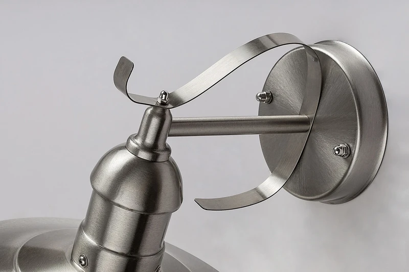 Oslo – outdoor wall light in satin chrome, 240×265mm, IP44, 1×E27