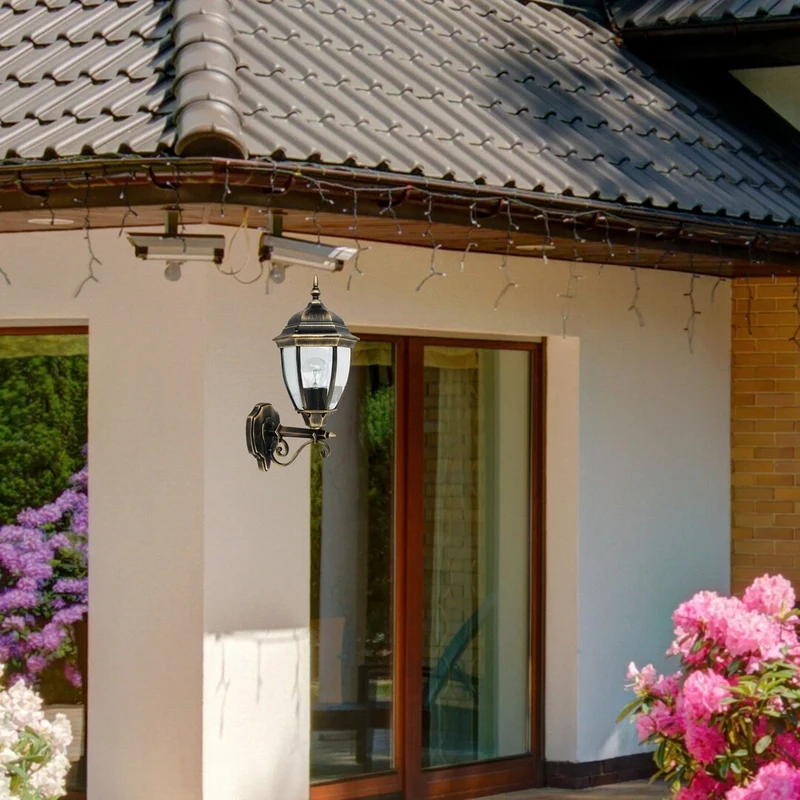 Toronto – classic garden lamp in antique gold, Ø205mm, 1×E27, IP44