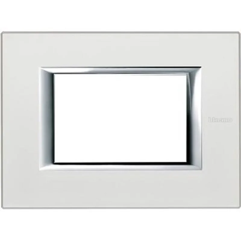 bticino Рамка 3М Rectangular Silver mat (SAN) - bticino Axolute HA4803SAN