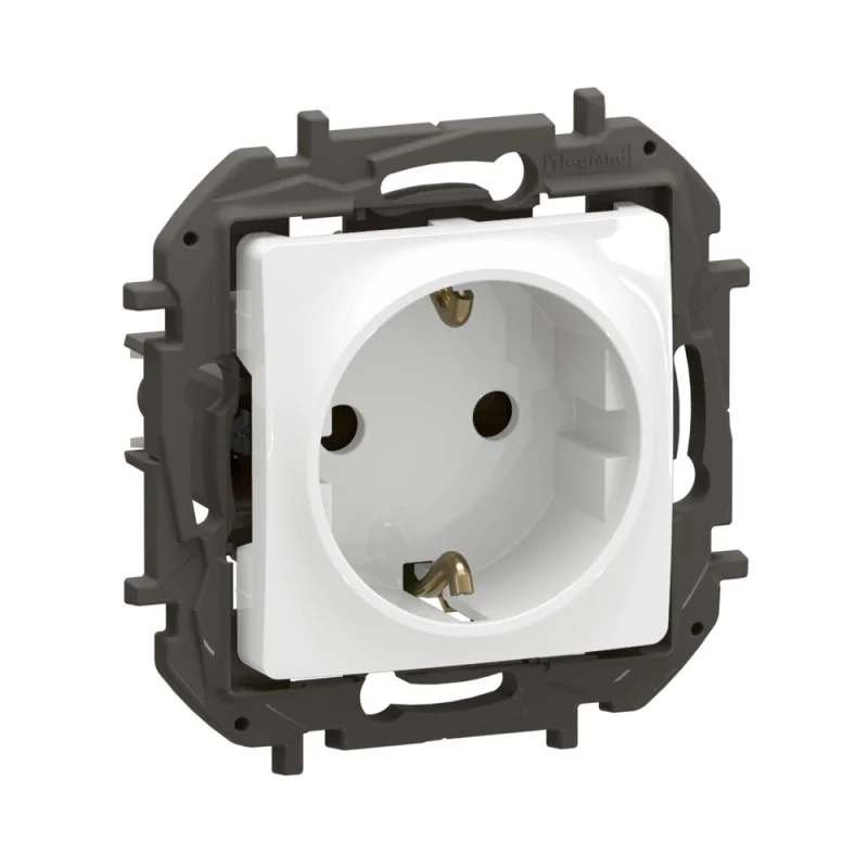Legrand Schuko socket 2P+E 16A with children's protection and screw terminals White - Legrand Niloe New NP3122WH