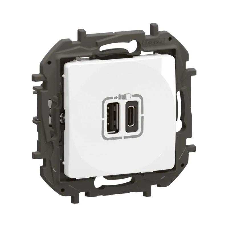 Outlet 2x USB type A+C 15W 3A White - Legrand Niloe New NP3403WH