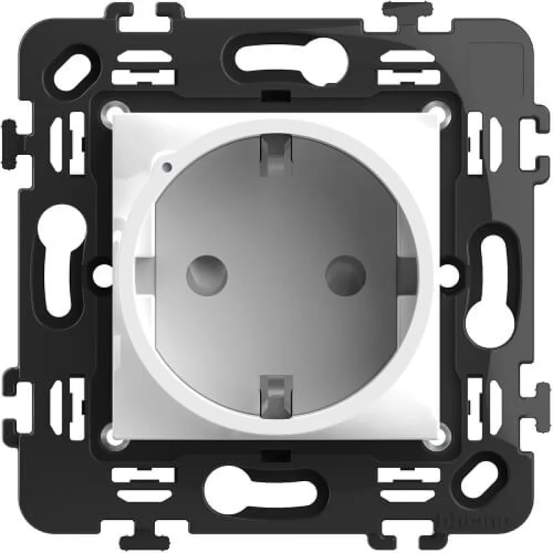Classia with Netatmo Connected Schuko socket 16A - bticino Classia with Netatmo