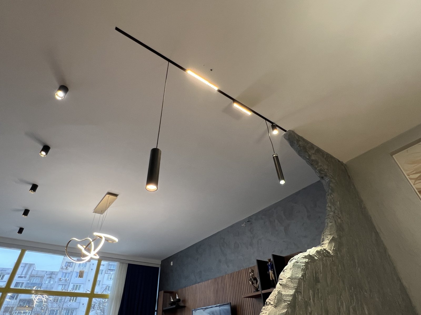 Магнитни шини за вграждане с LED пендели